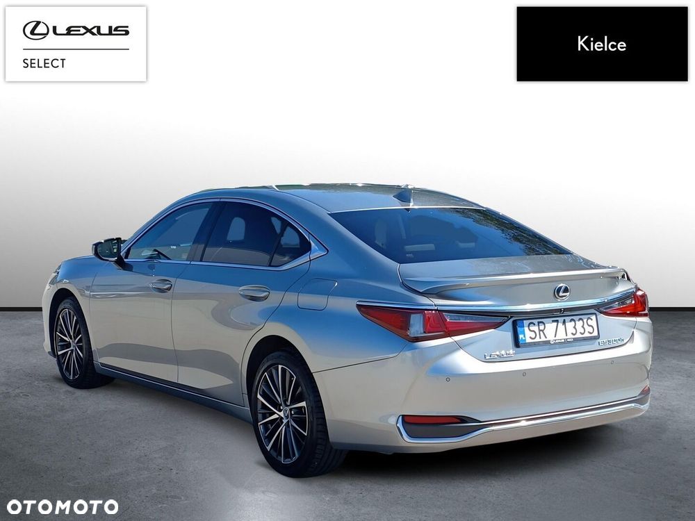 Lexus ES 300h Business Edition - 4