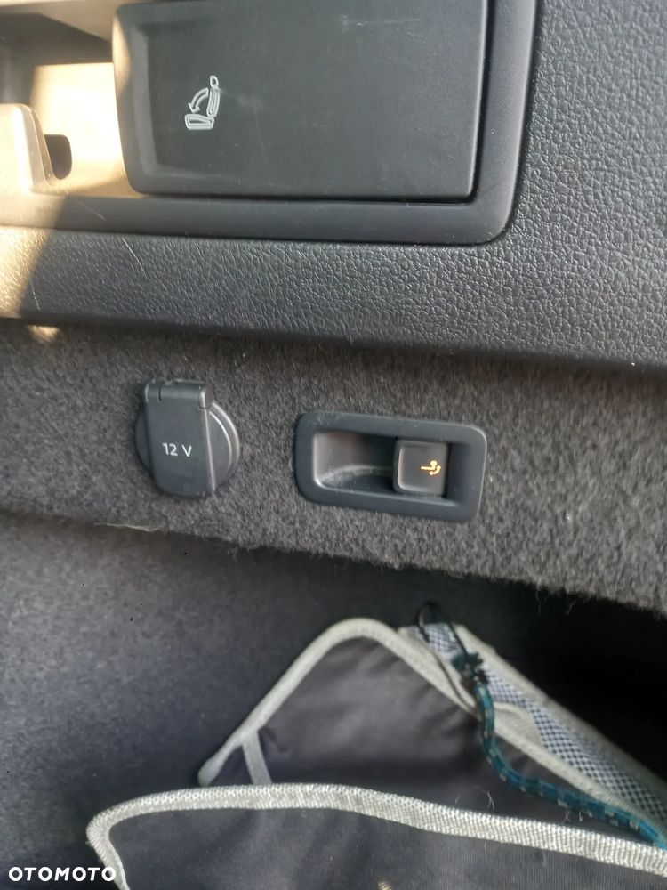 Volkswagen Passat - 4