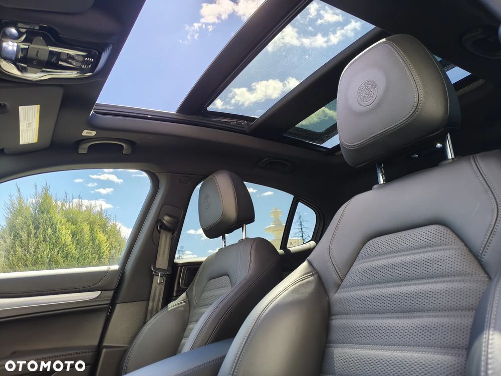 Alfa Romeo Stelvio 2.0 Turbo 16V AT8-Q4 Veloce Ti - 10