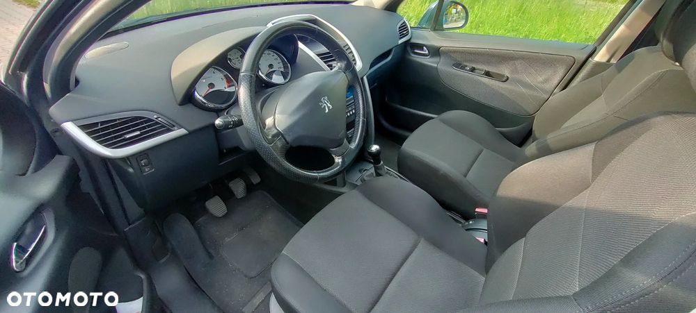 Peugeot 207 1.6 HDi - 8