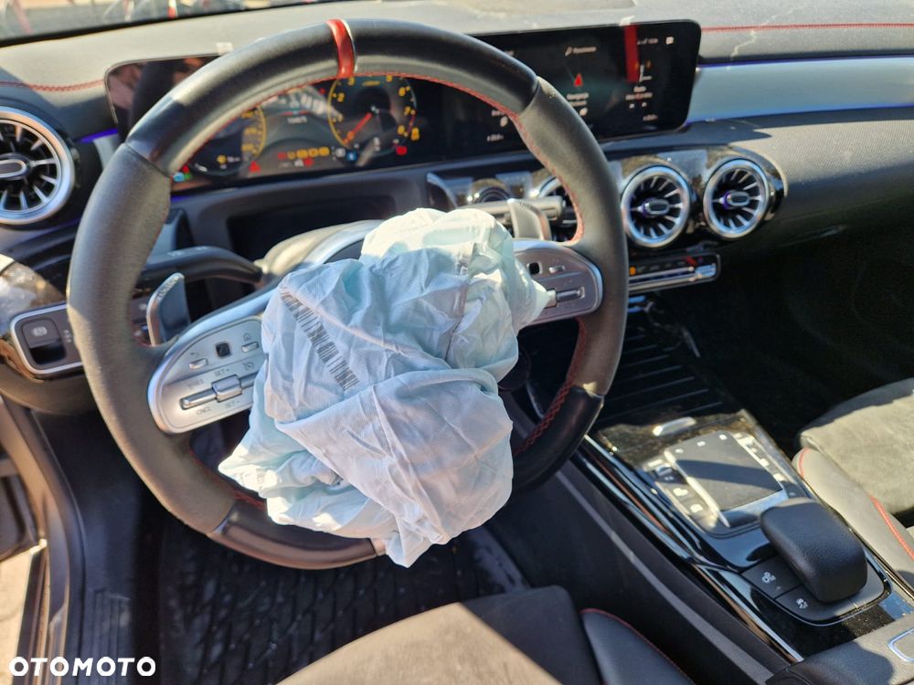 Mercedes-Benz CLA AMG 45 S 4-Matic+ 8G-DCT - 13