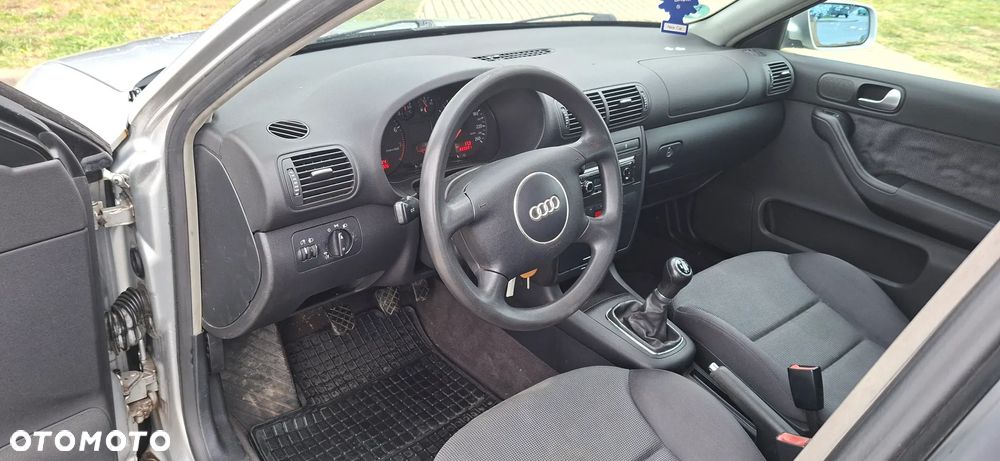 Audi A3 Sportback 1.6 Ambition - 24