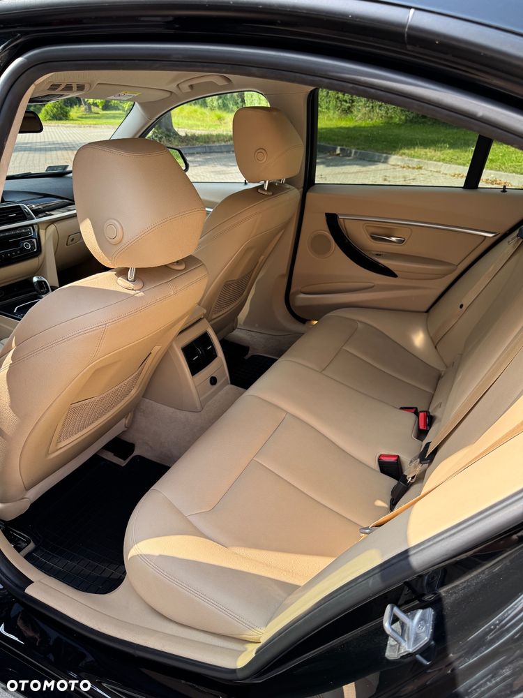 BMW Seria 3 318i - 29