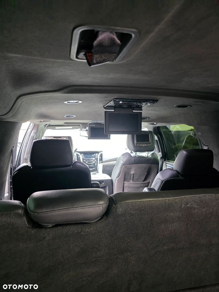 Cadillac Escalade 6.2 V8 ESV Platinum - 11
