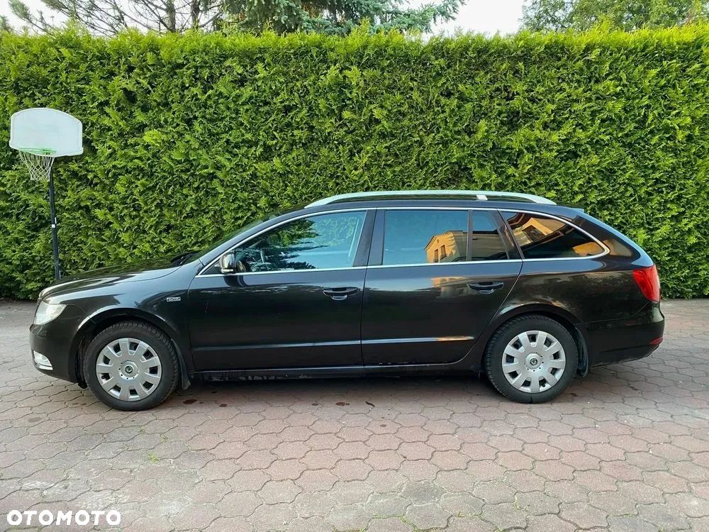 Skoda Superb 2013 photo 2