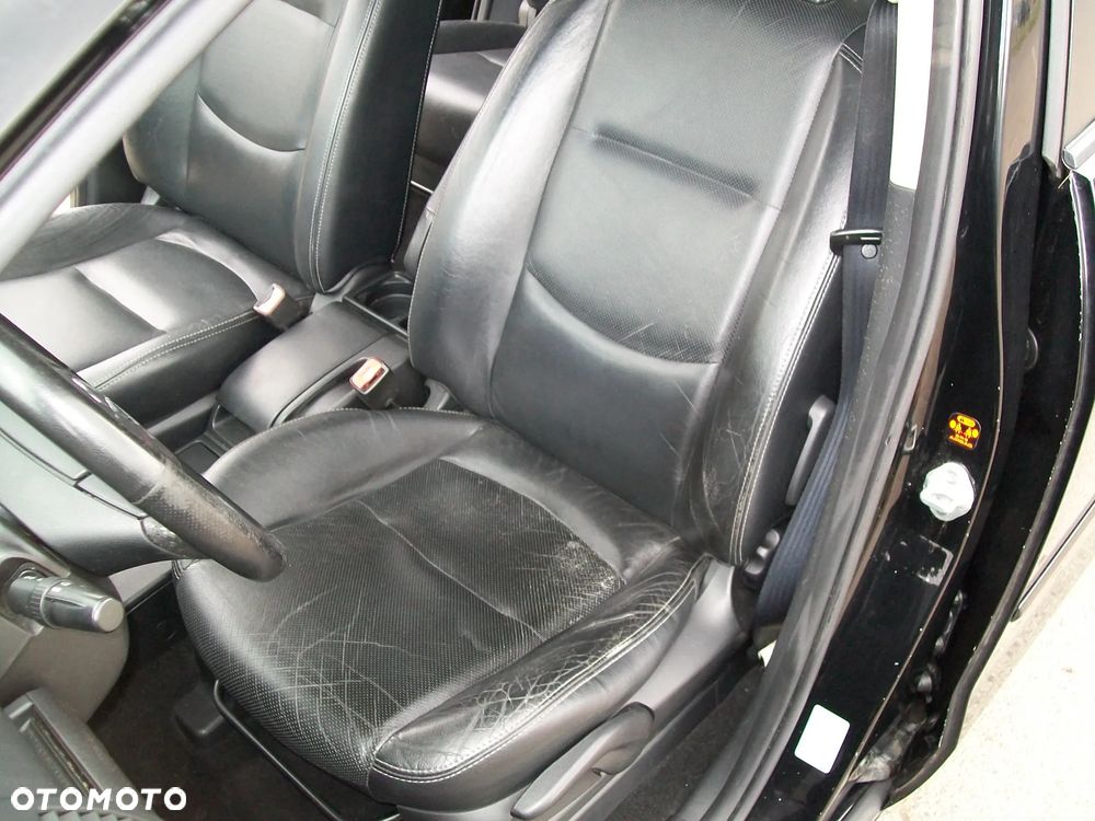 Mazda 5 2.0 Exclusive + - 13