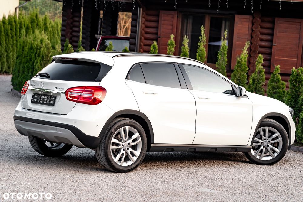 Mercedes-Benz GLA 250 4-Matic - 15