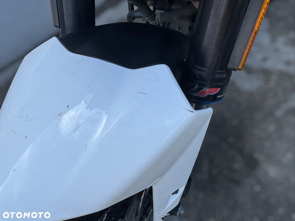 KTM Duke 125 - 21