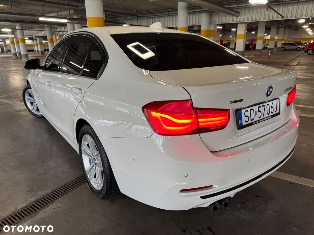 BMW Seria 3 320d xDrive Sport Line - 4