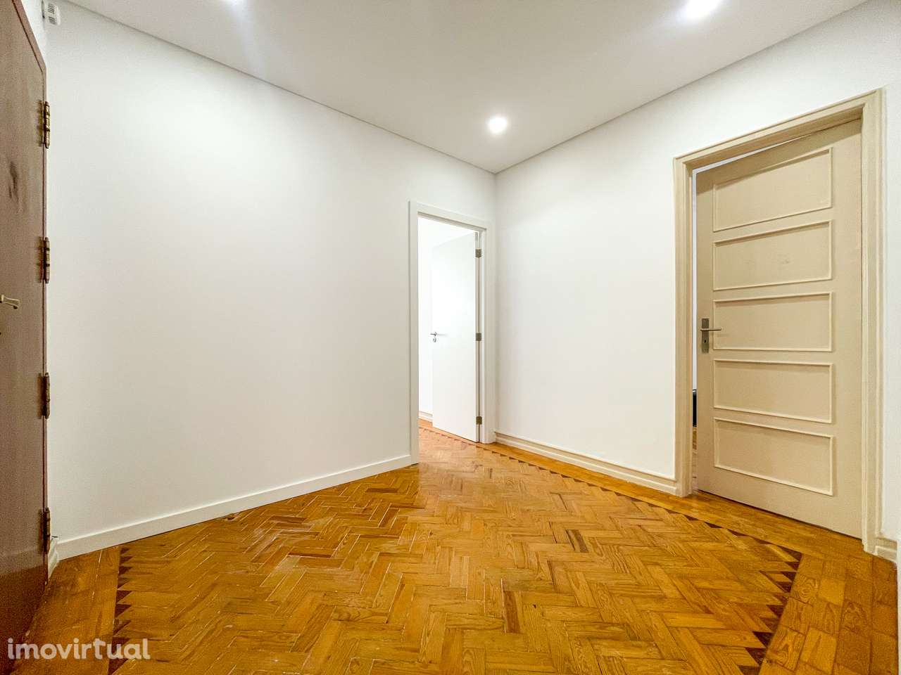 Apartamento T3 Amplo Remodelado - Areeiro - Grande imagem: 3/28