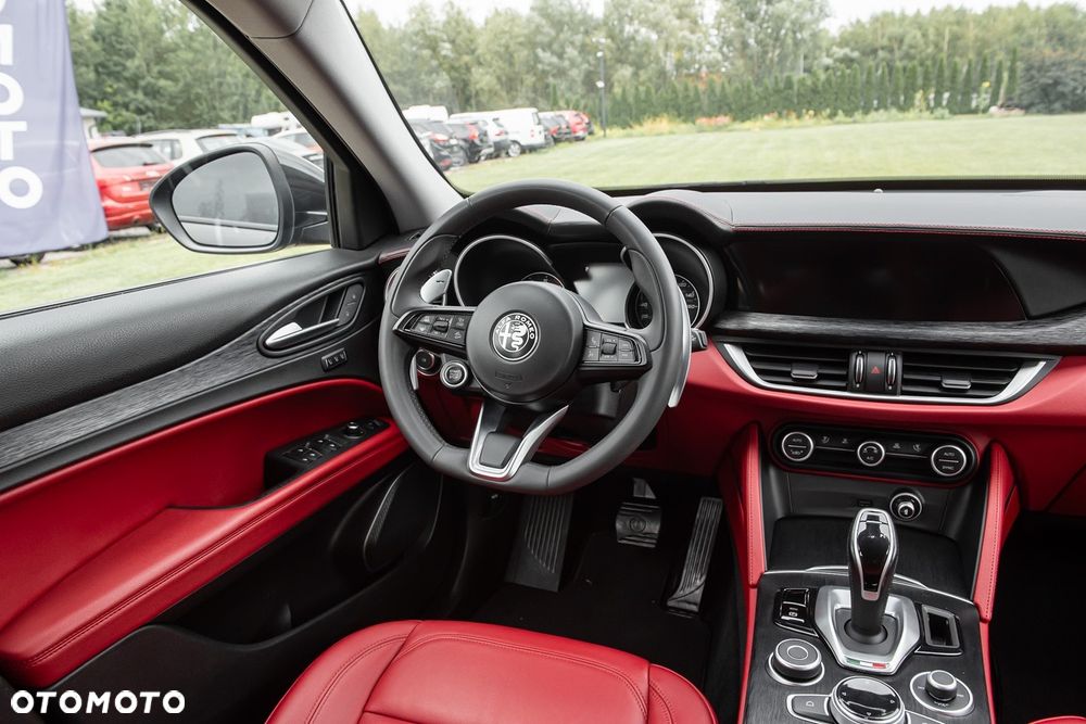 Alfa Romeo Stelvio 2.0 Turbo 16V AT8-Q4 Veloce - 18