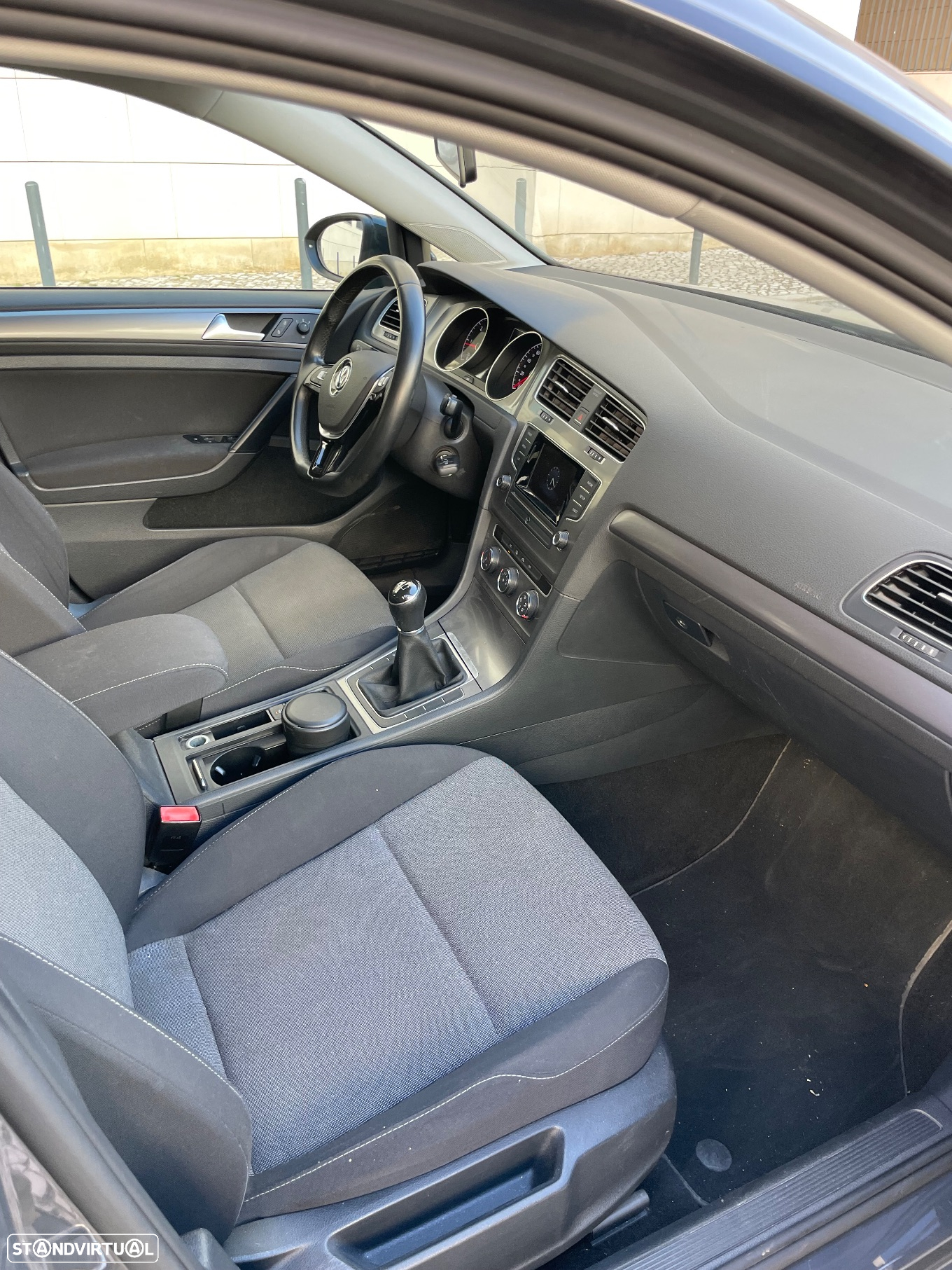 VW Golf 1.6 TDi BlueMotion Confortline - 8