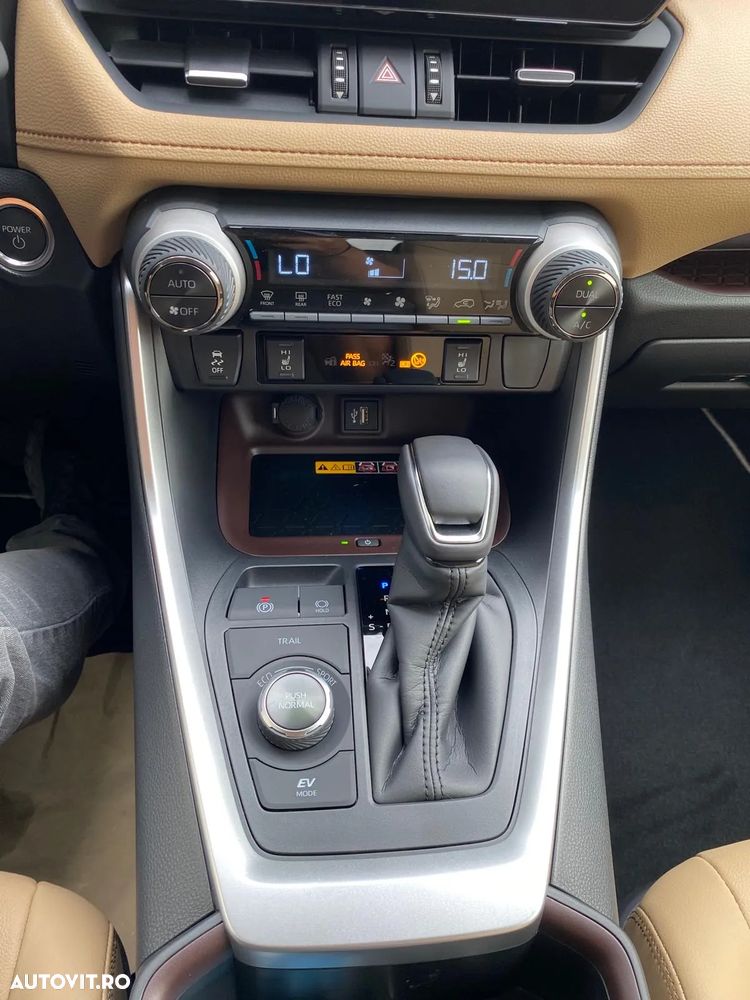 Toyota RAV4 - 16