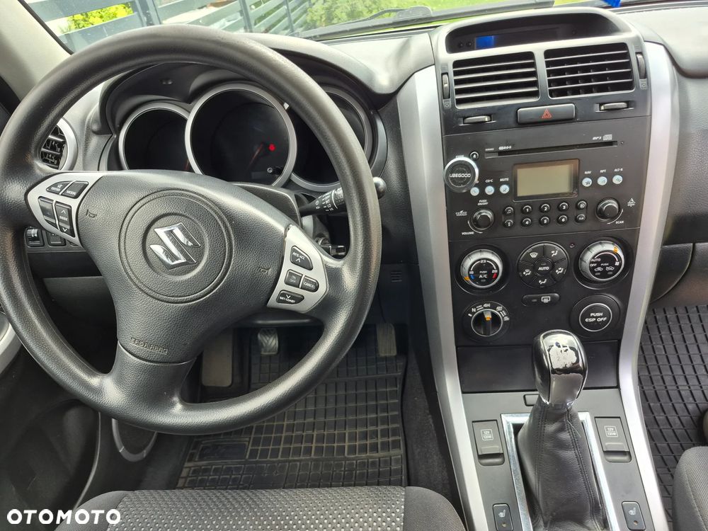 Suzuki Grand Vitara 2.0 - 14