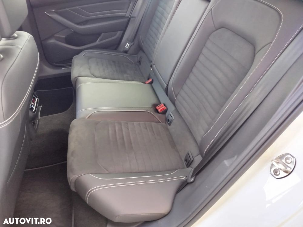 Volkswagen Passat Variant 2.0 TDI SCR DSG 4Motion Elegance - 31