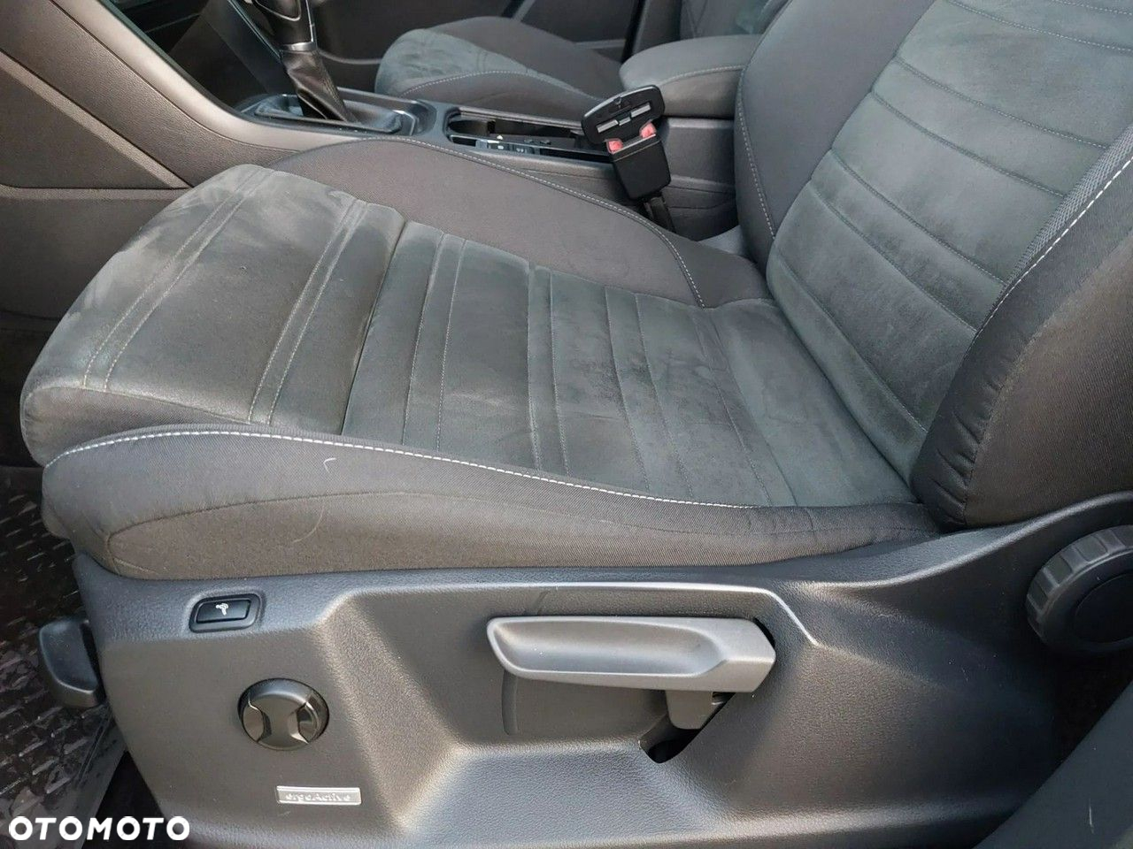 Volkswagen Touran 2.0 TDI BMT Highline DSG - 13