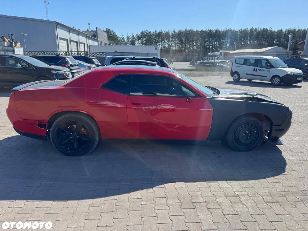 Dodge Challenger - 1