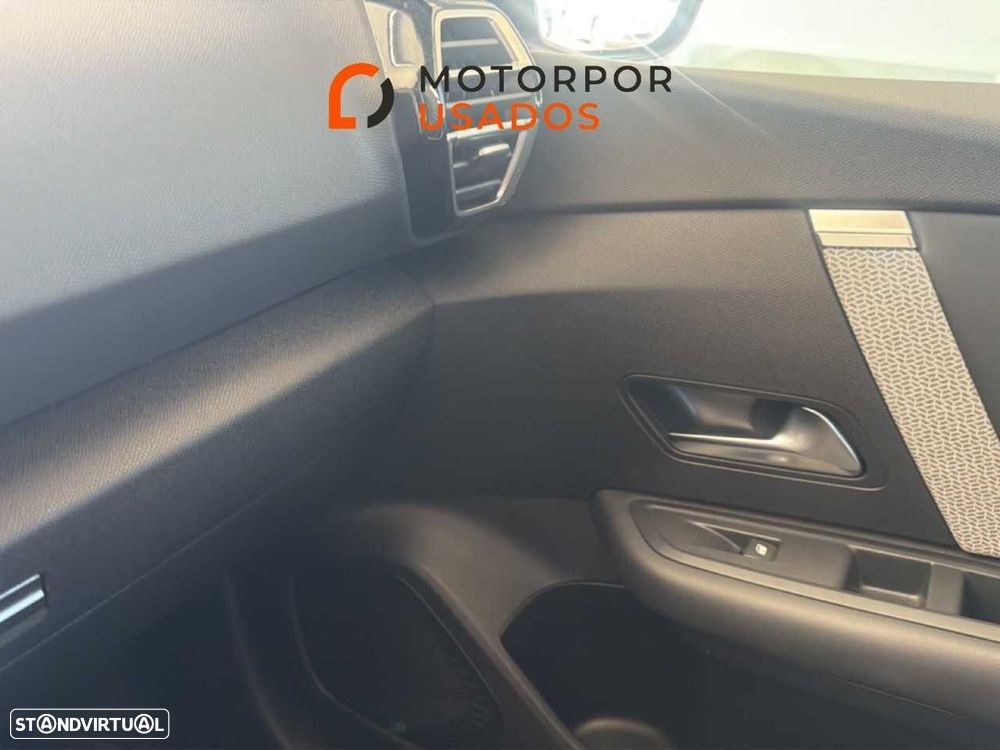 Citroën C4 1.2 PureTech Shine EAT8 - 17