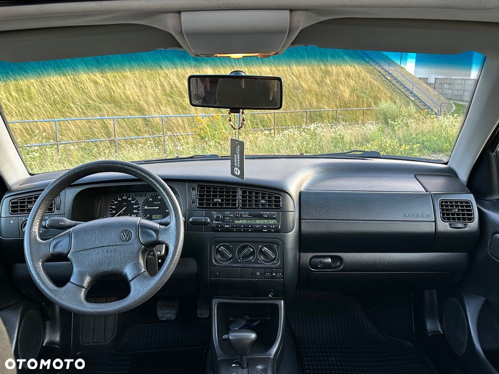 Volkswagen Golf - 8