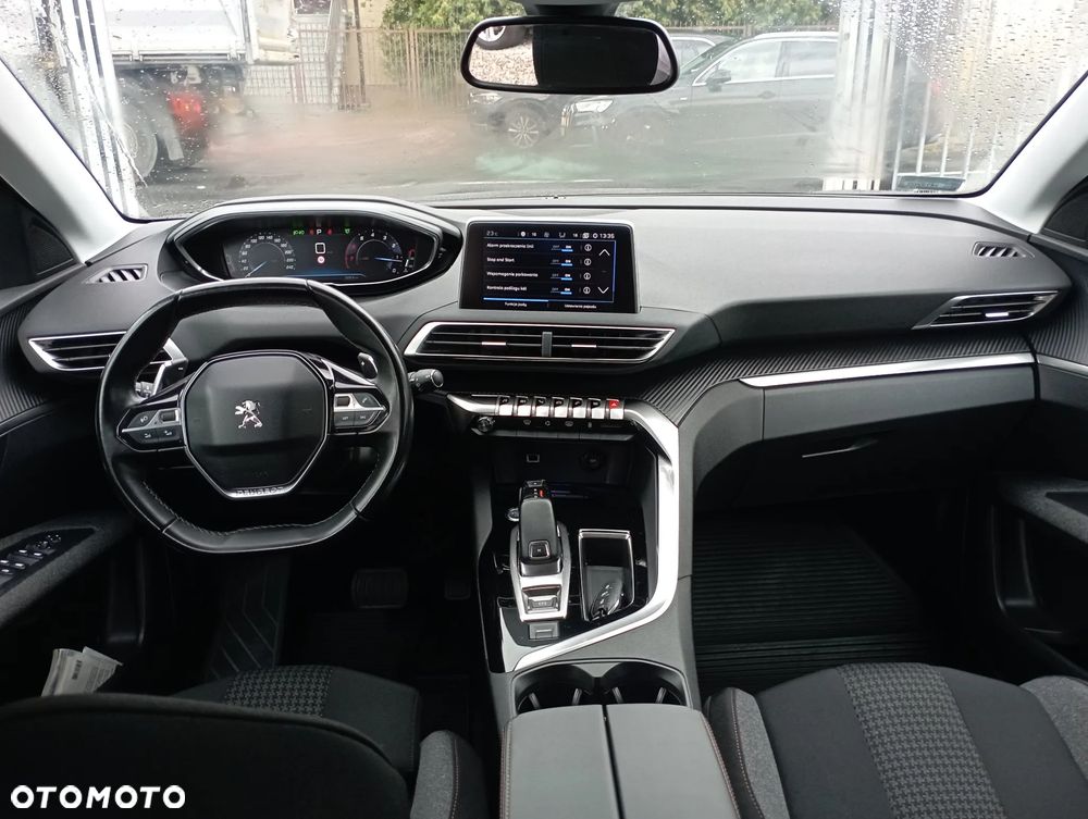 Peugeot 3008 1.2 PureTech Active S&S EAT6 - 8
