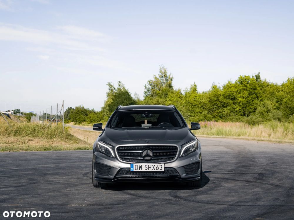 Mercedes-Benz GLA 200 7G-DCT AMG Line - 2