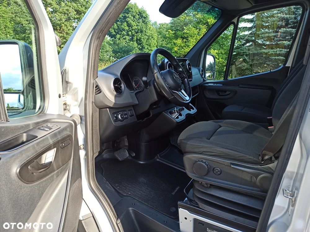 Mercedes-Benz SPRINTER 316CDI 2020R L2H2 AUTOMAT KAMERA 360° KLIMATRONIC TEMPOMAT LEDY KEYLESS GO HAK WEBASTO ŁADNY ZADBANY - 5