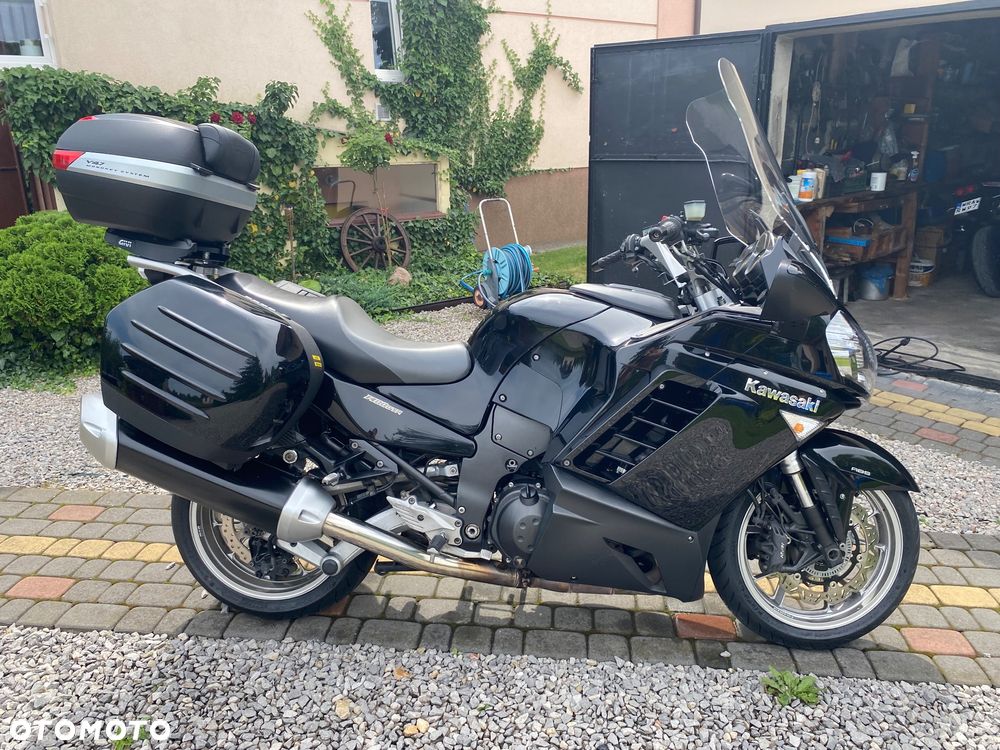 Kawasaki GTR - 5