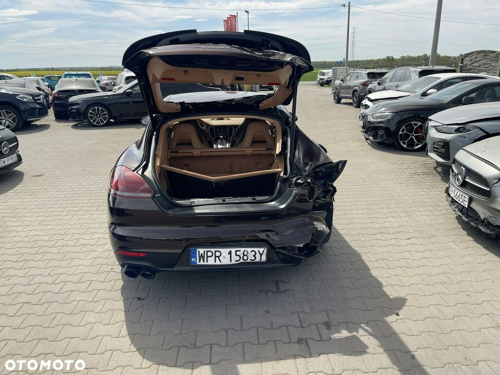 Porsche Panamera GTS PDK - 4
