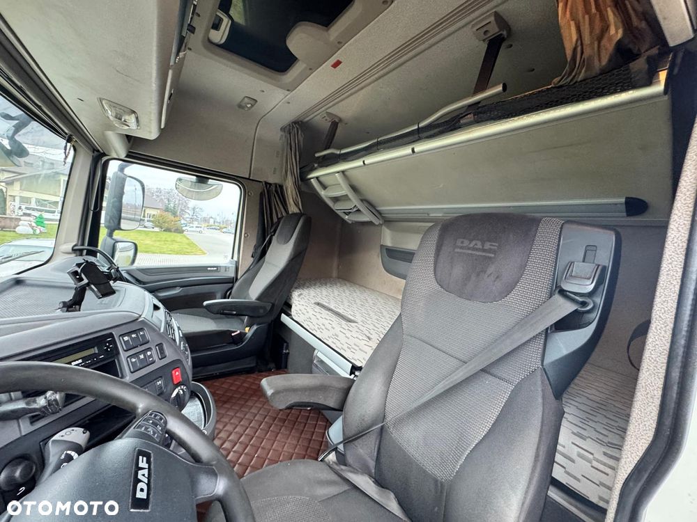 DAF XF - 18