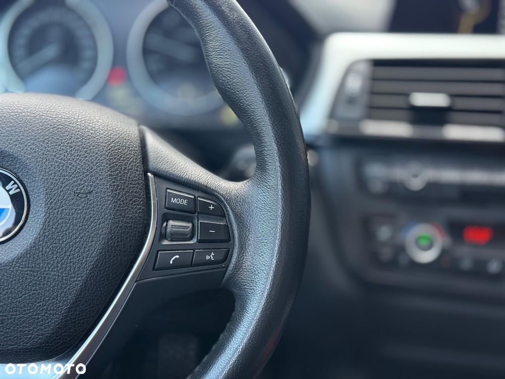 BMW Seria 3 320d - 33