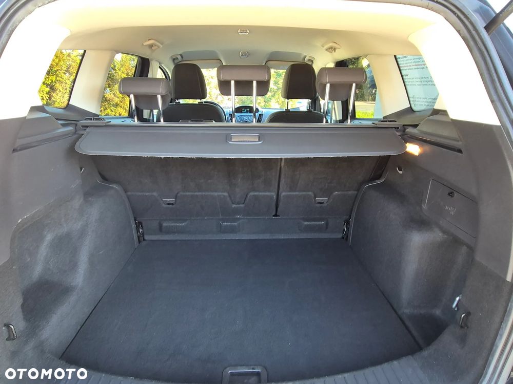 Ford Kuga - 25