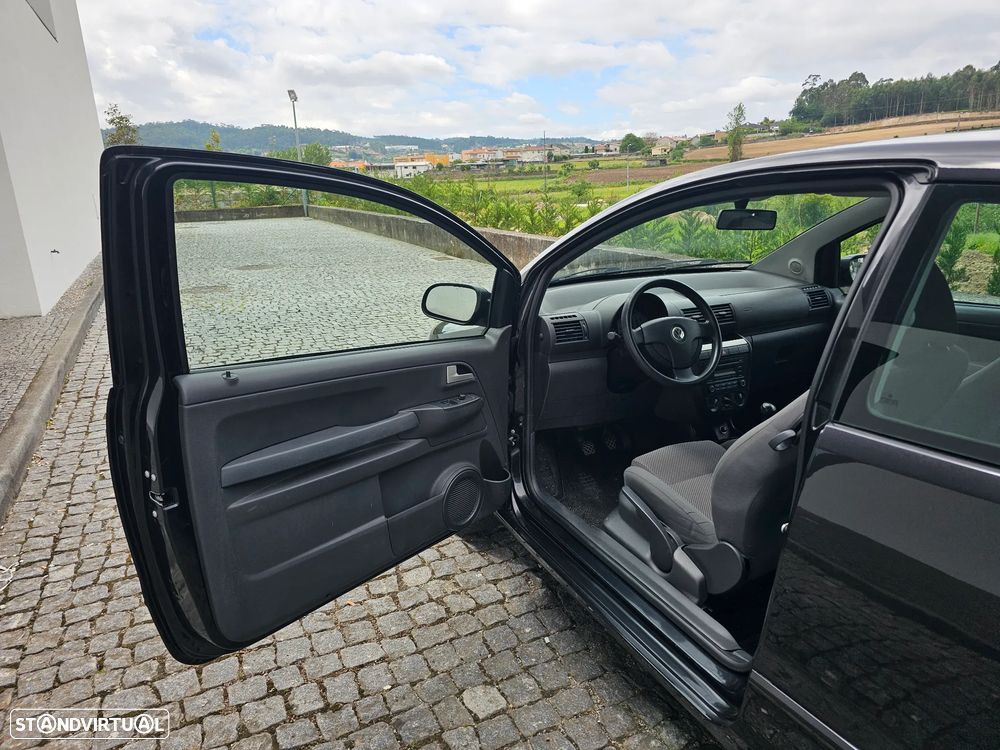VW Fox 1.4 TDi T.Liso - 9