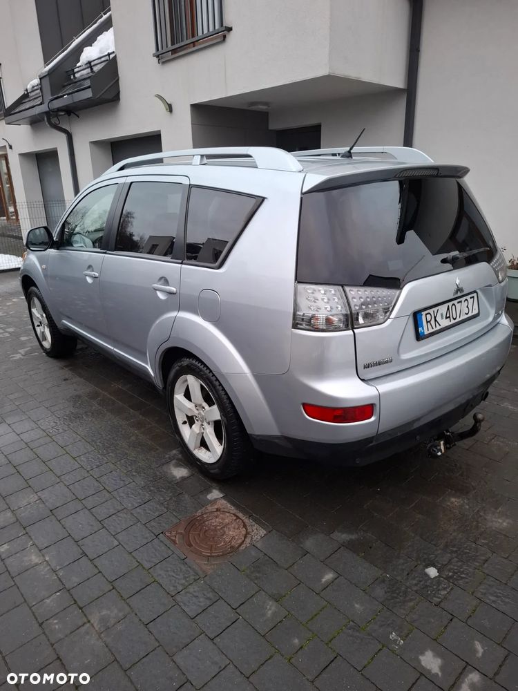 Mitsubishi Outlander - 4