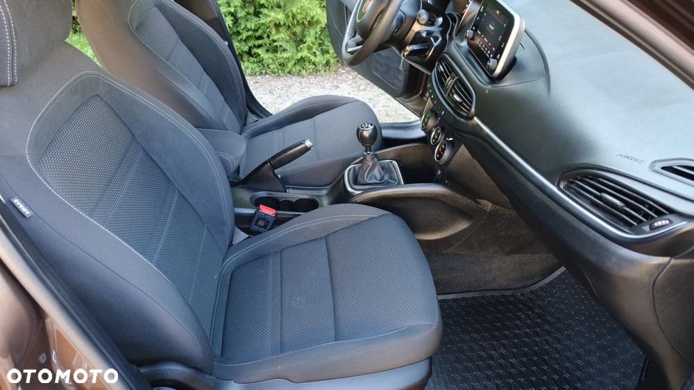 Fiat Tipo 1.4 16V Lounge EU6d - 10
