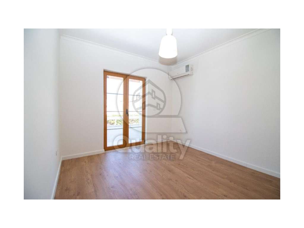 FANTÁSTICA MORADIA T3 C/ GARAGEM E PISCINA - Grande imagem: 4/40