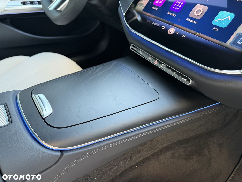 Mercedes-Benz Klasa E 220 d 4-Matic AMG - 23