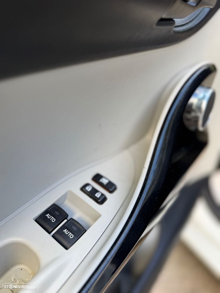 Toyota iQ 1.0 VVT-i 2 MultiDrive - 15