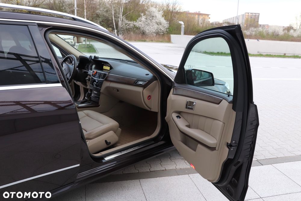 Mercedes-Benz Klasa E - 17