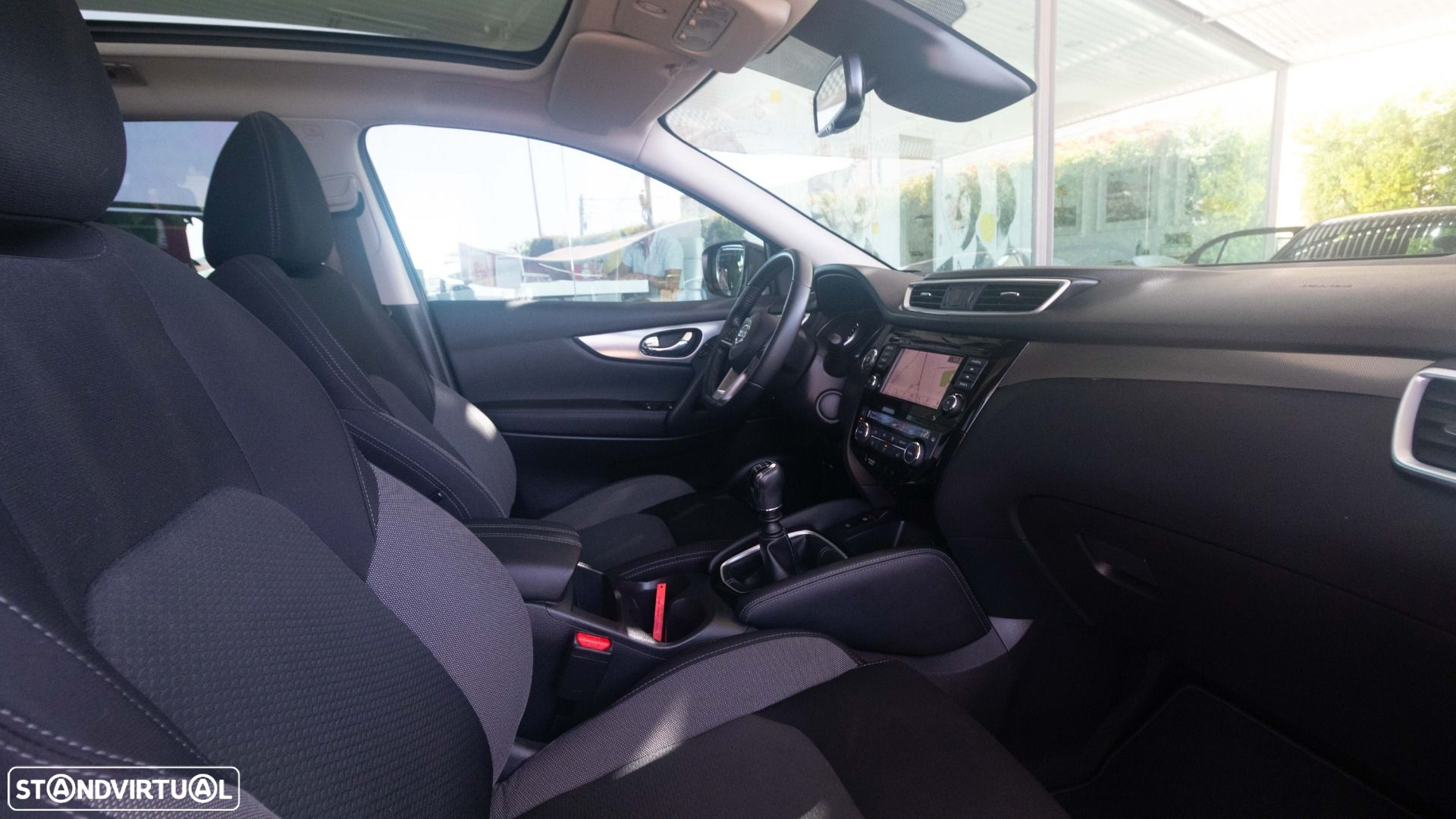 Nissan Qashqai 1.5 dCi N-Connecta - 11