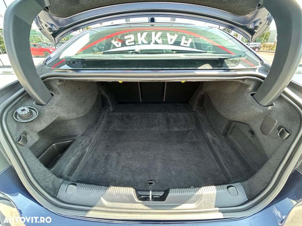 Jaguar XE 20d Aut. Prestige - 30