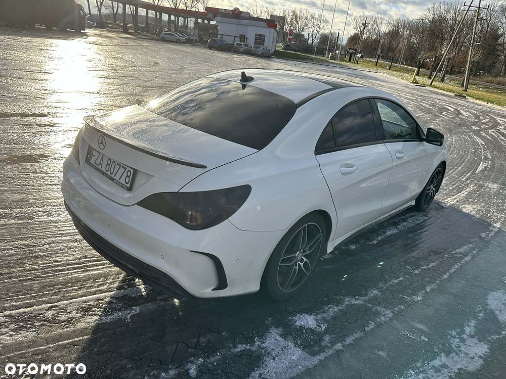 Mercedes-Benz CLA 220 4-Matic - 2