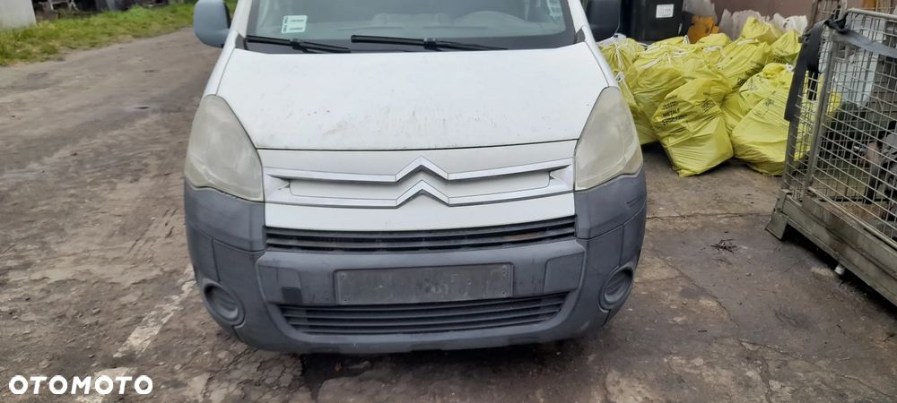 citroen berlingo III 08-12 lampa prawa - 2