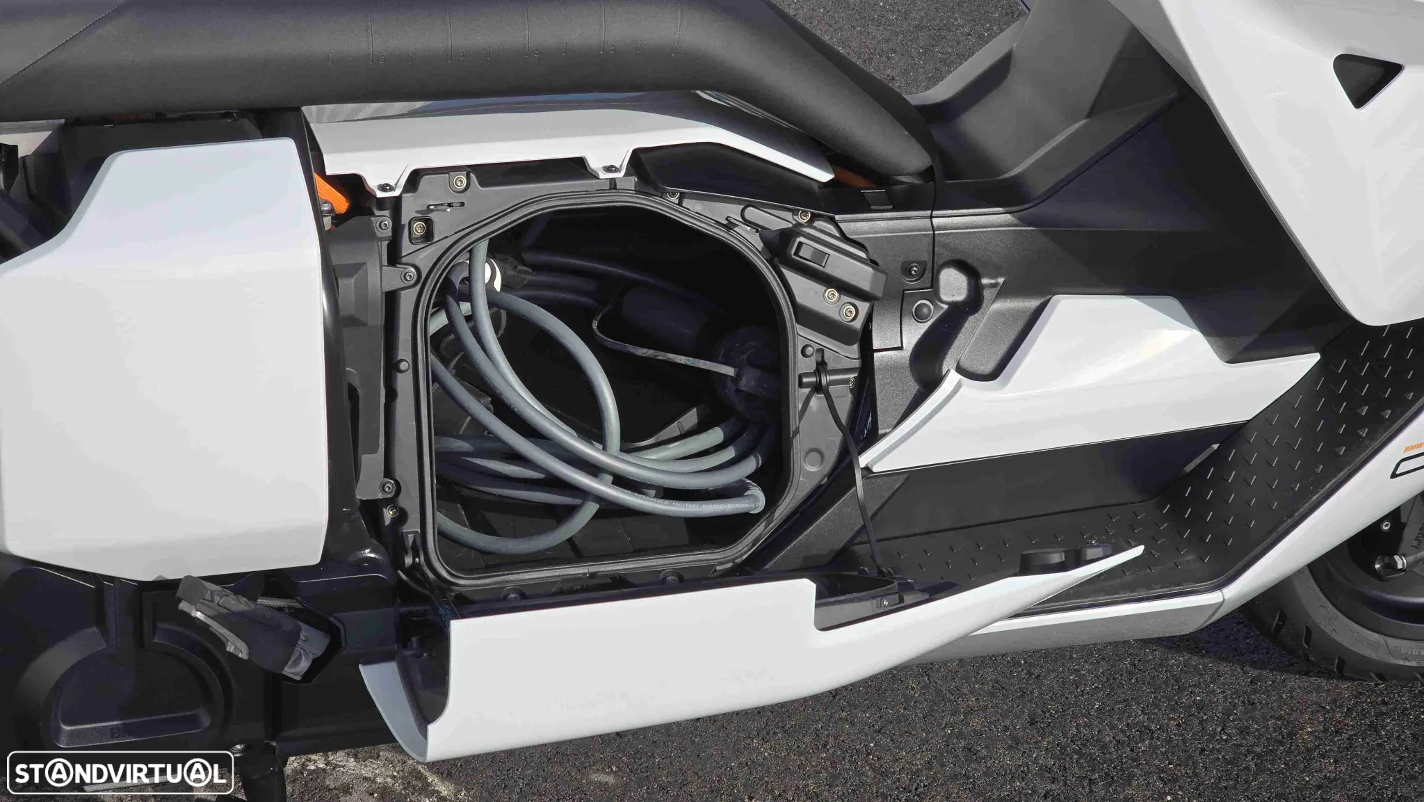 BMW CE 04 - 9