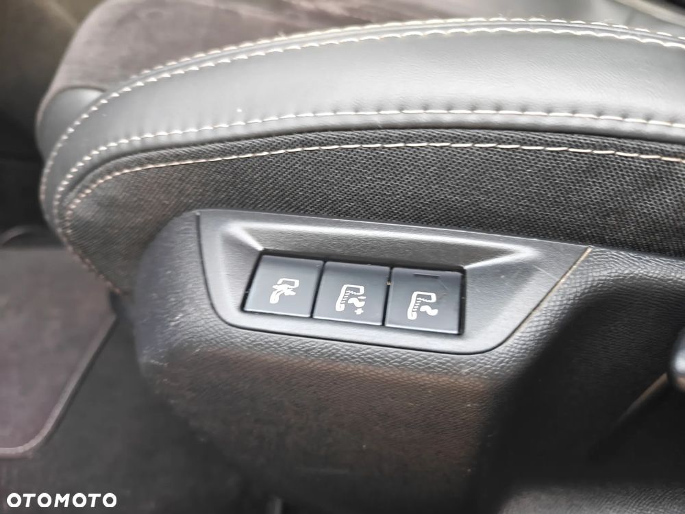 Peugeot 308 e-HDi FAP 115 Stop&Start EGS6 Business Line Niveau 1 - 21