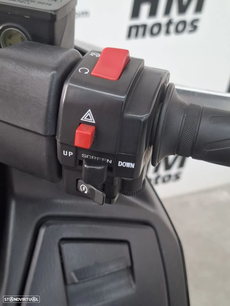 Suzuki Burgman 650 EXECUTIVE - 10