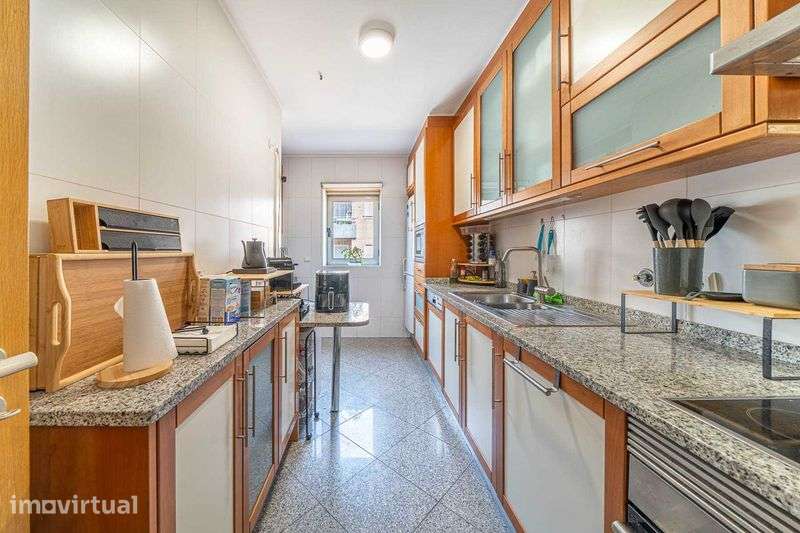 Apartamento T2 com Varanda e Box fechada em Santa Marinha, Gaia - Grande imagem: 4/12