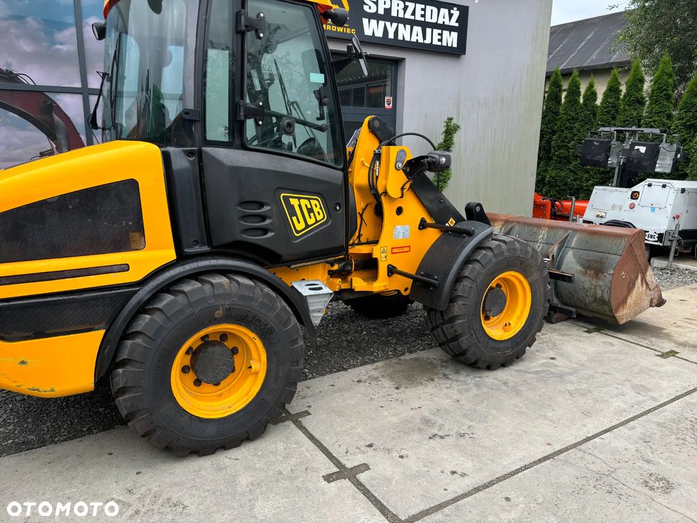 JCB 407 - 2