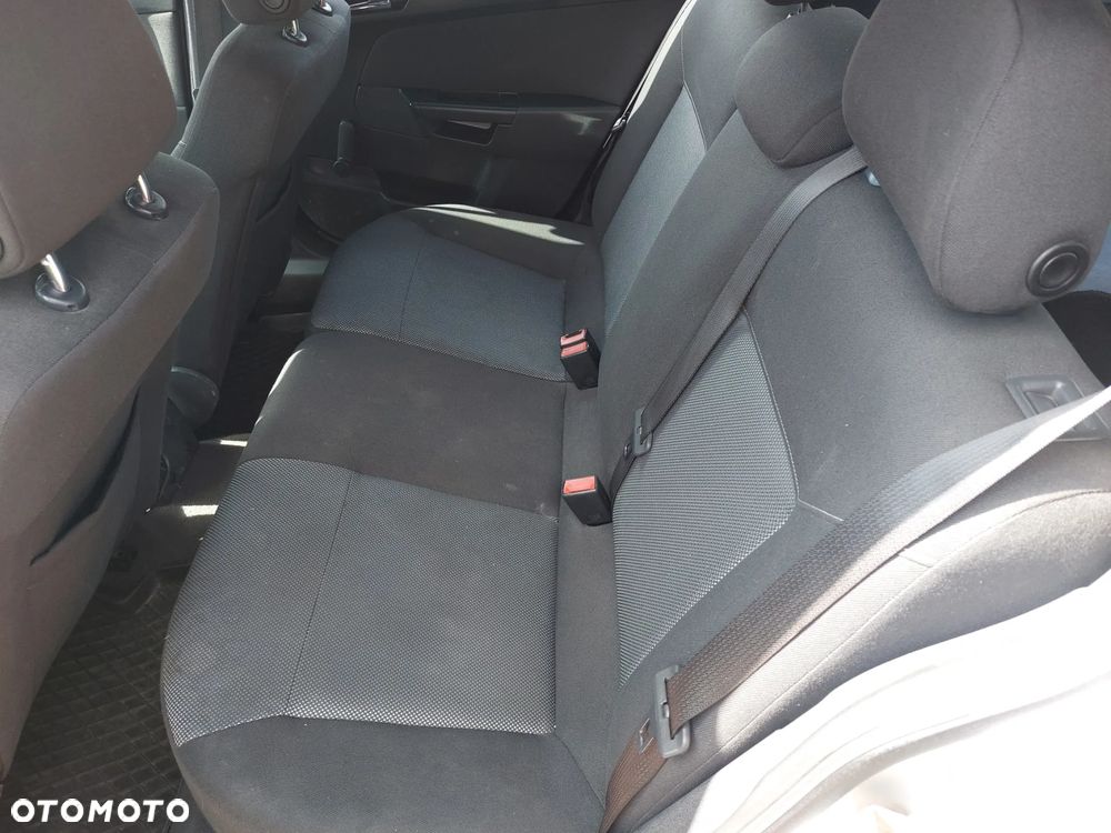 Opel Astra 1.6 Enjoy - 15