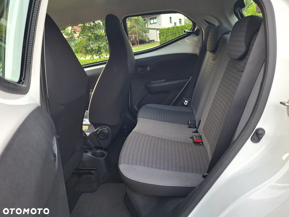 Toyota Aygo x-play connect - 18