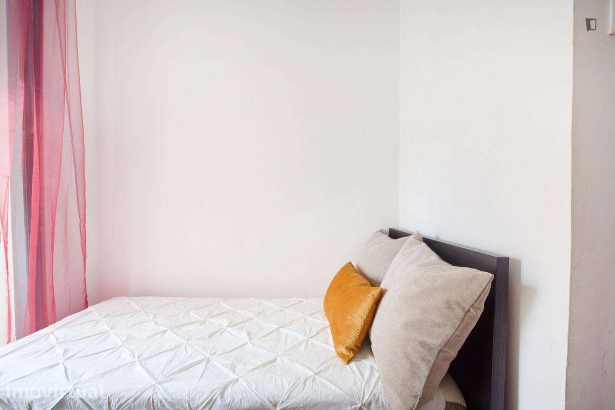 Quarto - localizado em Arroios Lisbon - Grande imagem: 4/18